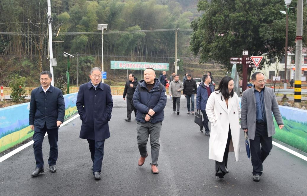 湖南科技大学党委书记唐亚阳来古楼村开展走访慰问活动_邵阳头条网