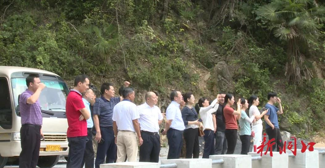 省地方金融监管局调研石柱镇青山村乡村振兴工作(图1)
