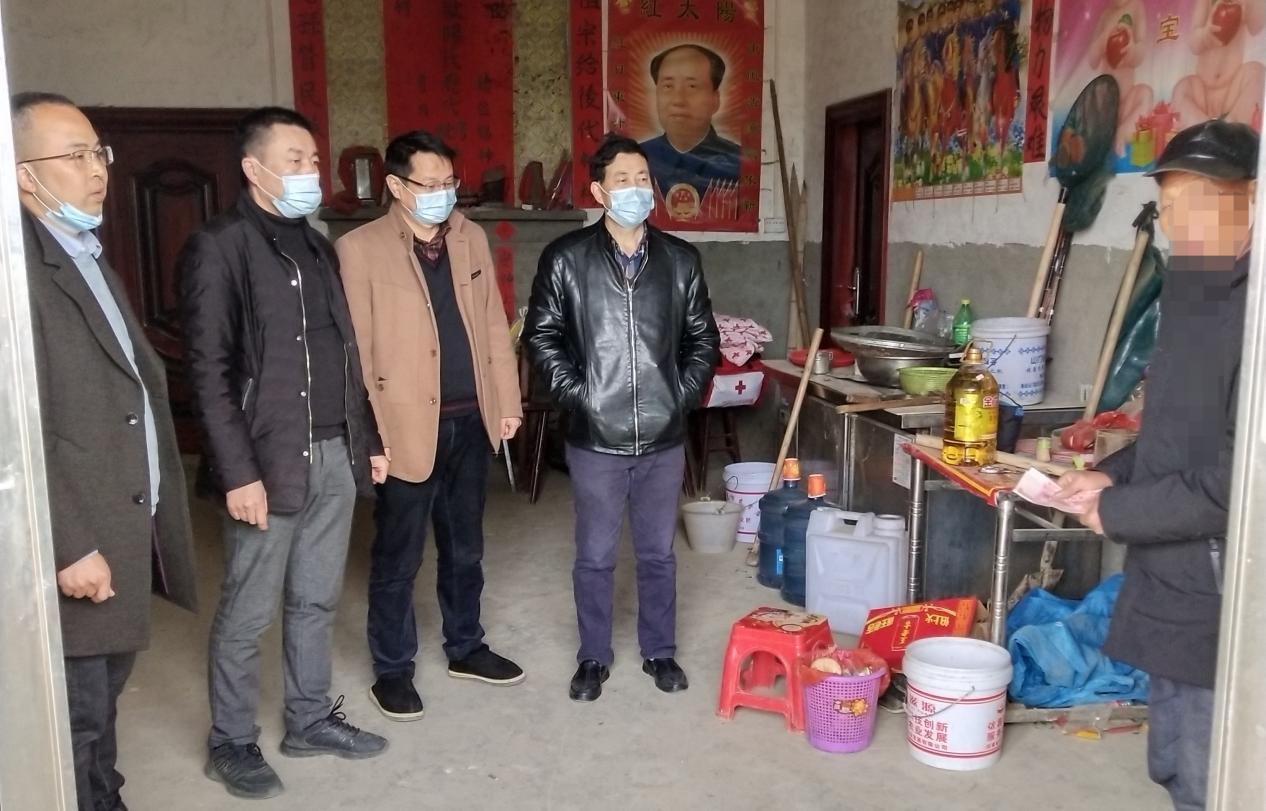 洞口县红十字会开展“博爱送万家”慰问麻风受累者活动(图1)