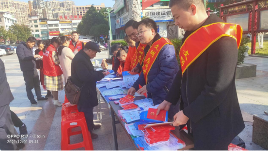 洞口县总工会普法宣传暖人心(图2)