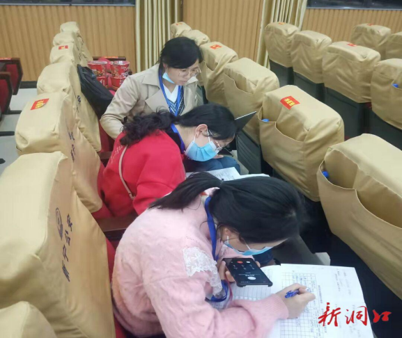 致敬英雄 洞口县疾控中心驰援新宁县新冠疫情流调溯源队凯旋(图2)