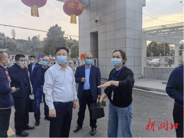 吴韬到县人民医院检查督导疫情防控工作(图1)