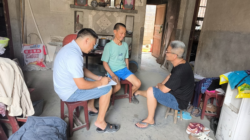 洞口县：城乡低保提标，为困难群众生活“加温”(图1)