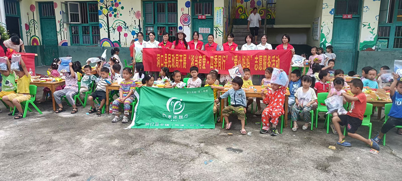 洞口县民政局开展“湘当有爱 相伴成长”“爱心妈妈”志愿服务活动(图1)