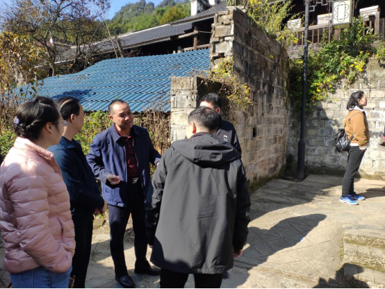 绥宁县政协在罗溪瑶族乡宝瑶村进行考察学习(图2)