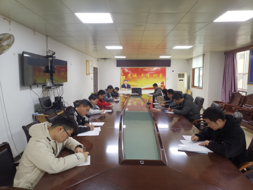 以考试的形式锻造年轻干部的能力——洞口县江口镇举办“论如何建设好江口边陲小镇”考试(图1)