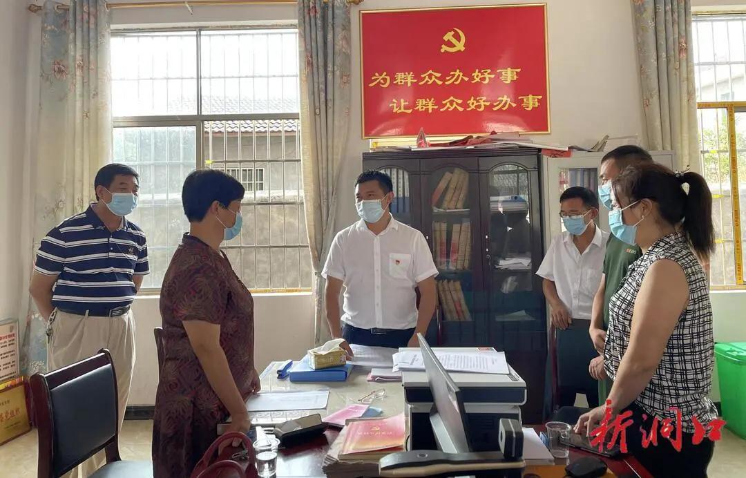 ​唐煜到毓兰镇暗访督查疫情防控工作(图1)