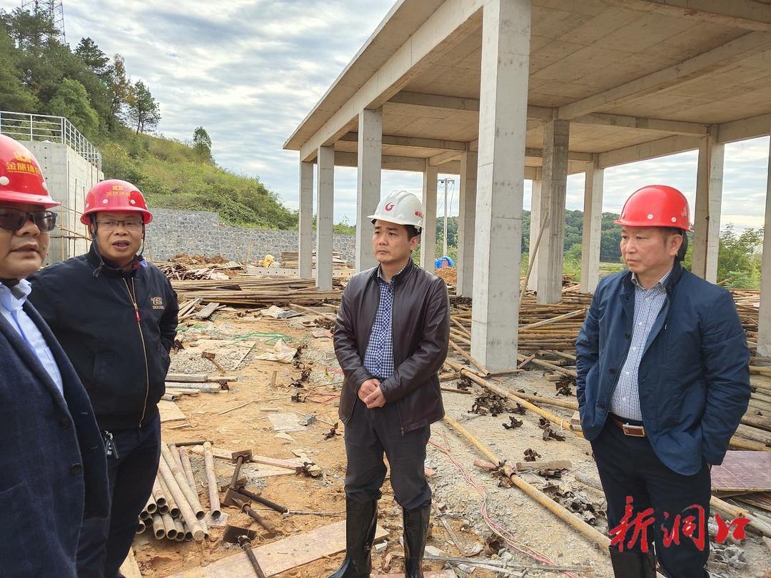 贺永亮调度污染防治攻坚工作(图1)