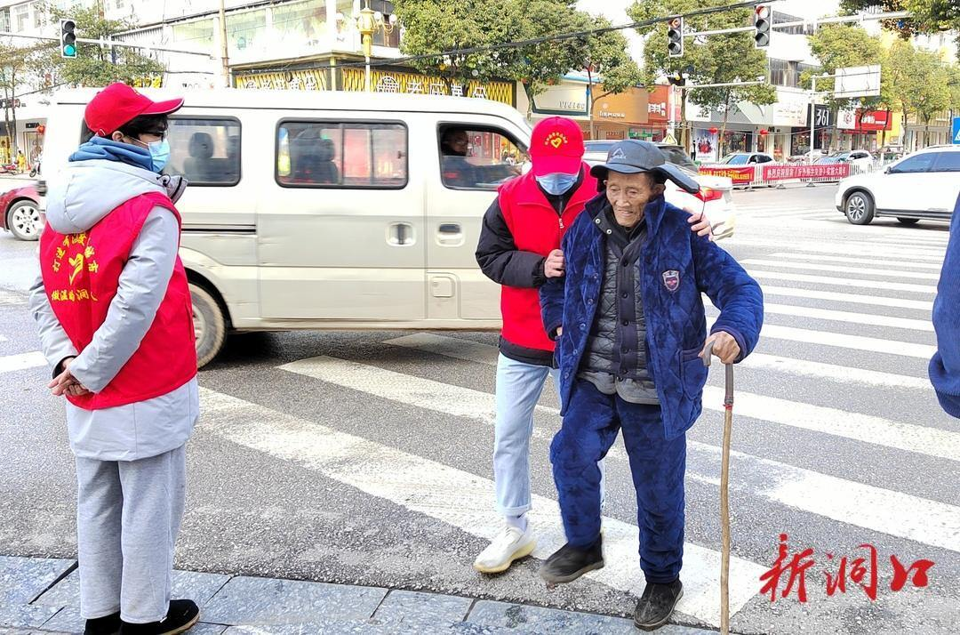 “新春走基层•节日我在岗”洞口县党员干部用辛苦指数换取人民群众的幸福指数(图5)