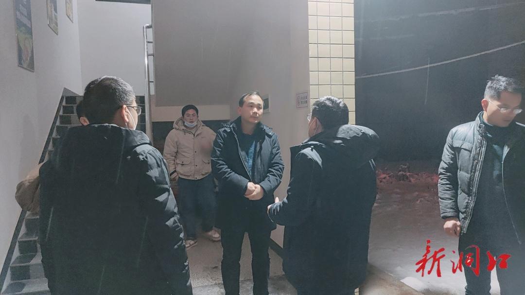 雪夜调度 贺永亮夜访交警大队、文昌街道(图2)