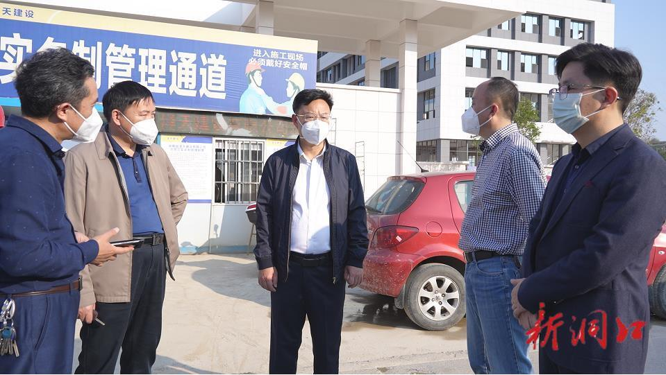 吴韬调研复工复产复课时强调：从严从紧落实防控措施 有序推进复工复产复学(图1)