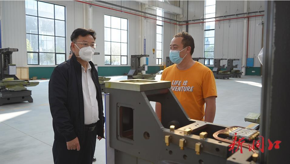 吴韬调研复工复产复课时强调：从严从紧落实防控措施 有序推进复工复产复学(图3)