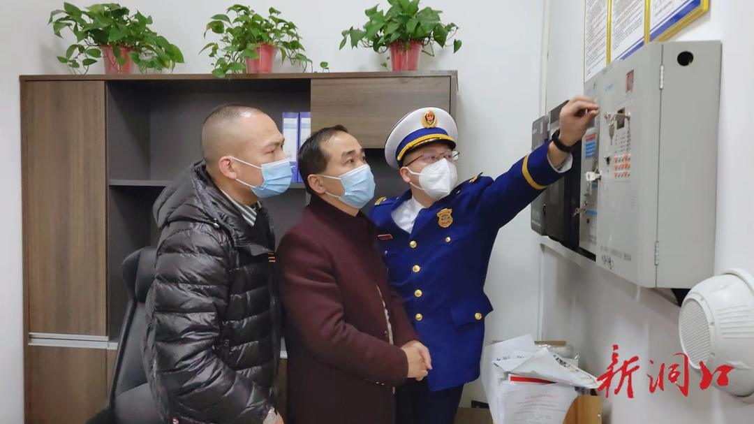 贺永亮督导检查县城安全生产和市容市貌整治工作(图2)