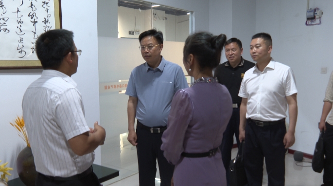 吴韬专题调研基层党建工作(图4)