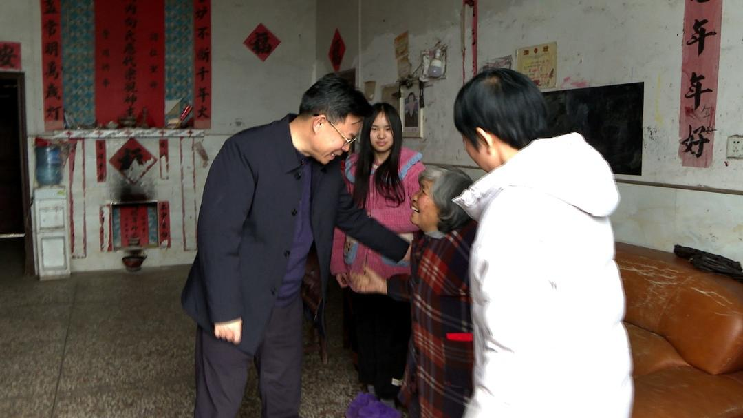 吴韬等县领导开展春节走访慰问活动 向洞口县各族人民致以新春问候和美好祝福(图2)