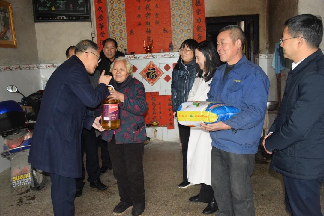 湖南科技大学党委书记唐亚阳来古楼村开展走访慰问活动(图3)