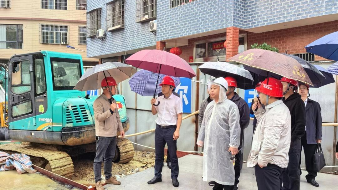 贺永亮调研洞口县重点项目建设情况(图1)