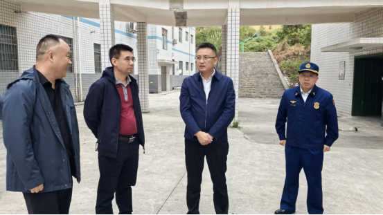 许治国到竹市镇、石江镇调研检查乡村振兴、安全生产等工作(图2)